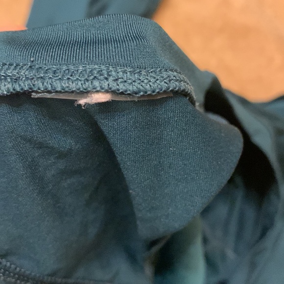 2 workout tops with open backs - Picture 11 of 15